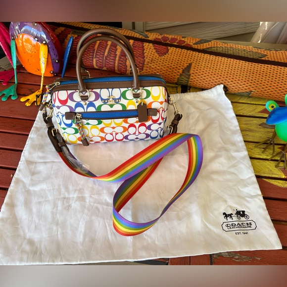 🌈💜💙♥️❤️🧡💛💚COACH PURSE - Picture 1 of 16